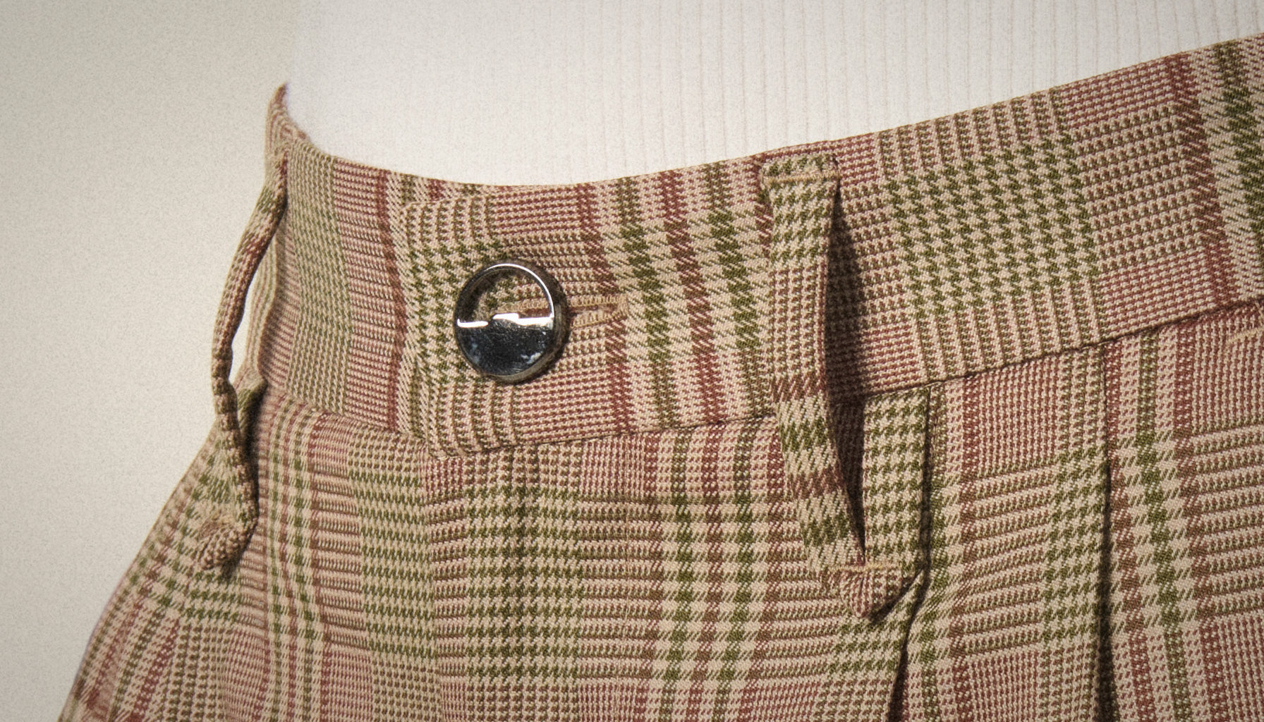 QuartoAtto: il pantalone genderless che valorizza ogni fisico